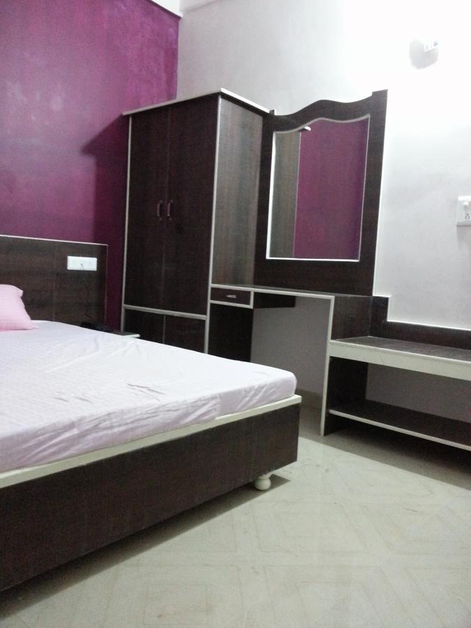 Hotel Sanchita Palace Forbesganj Bagian luar foto