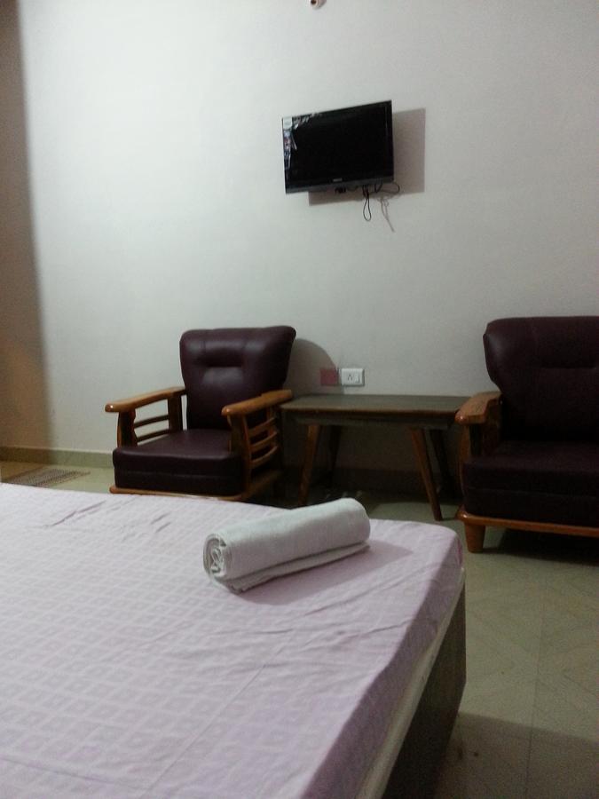 Hotel Sanchita Palace Forbesganj Bagian luar foto