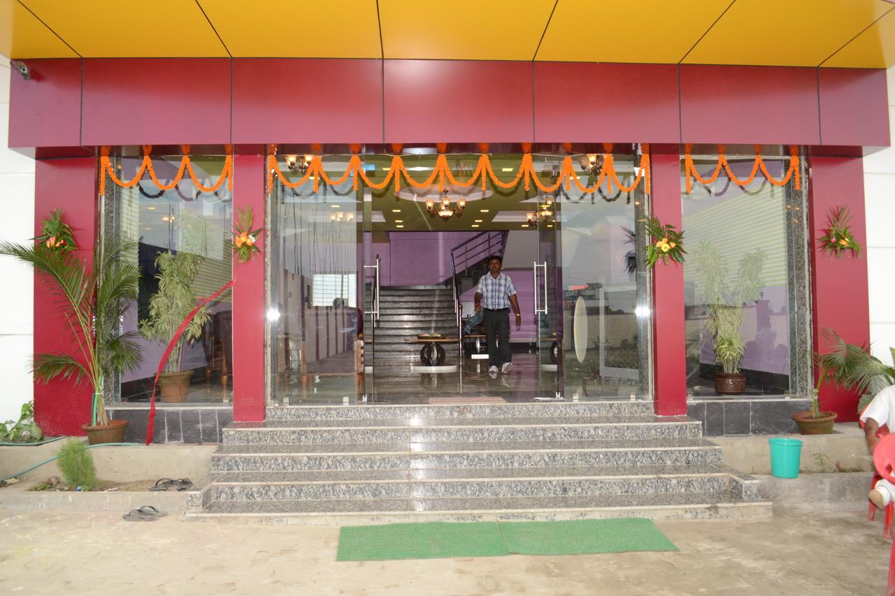 Hotel Sanchita Palace Forbesganj Bagian luar foto